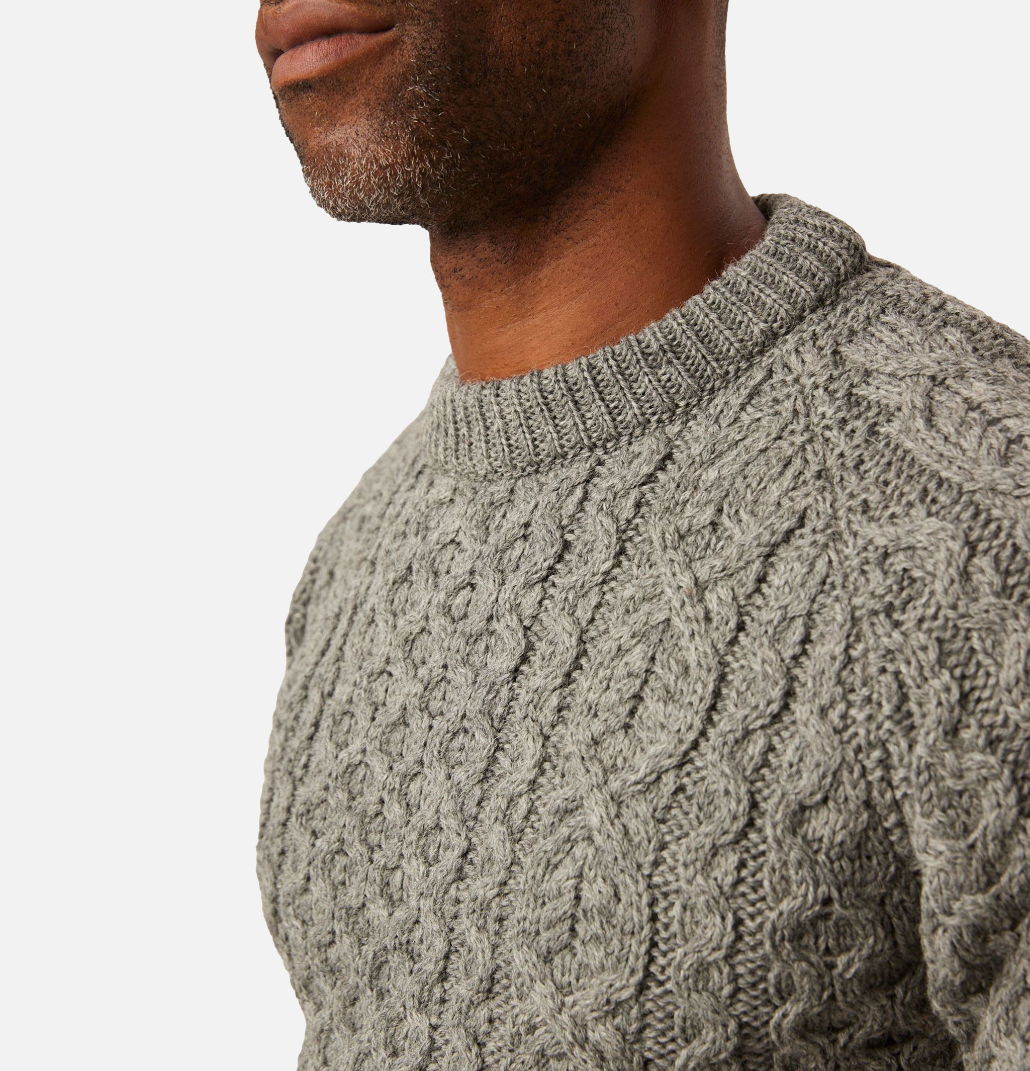 Pull Peregrine UK Hudson Aran Jumper Steel Gris.